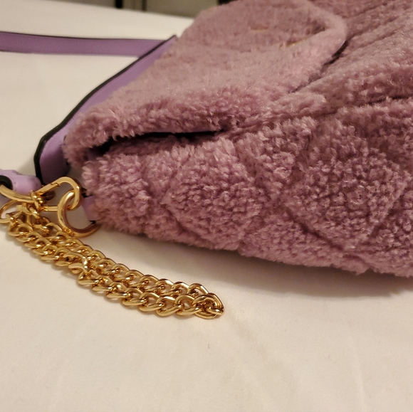 Selling Beautiful Purple Furry Purse/Handbag - Picture 5 of 10
